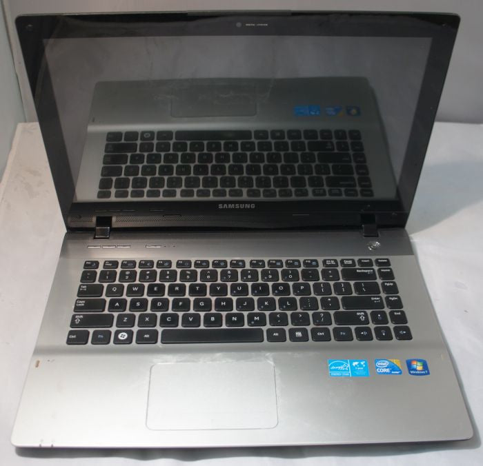 SAMSUNG NP-QX410-J01US Intel Core i5 460M 2.53GHz 14 Inch Laptop AS IS