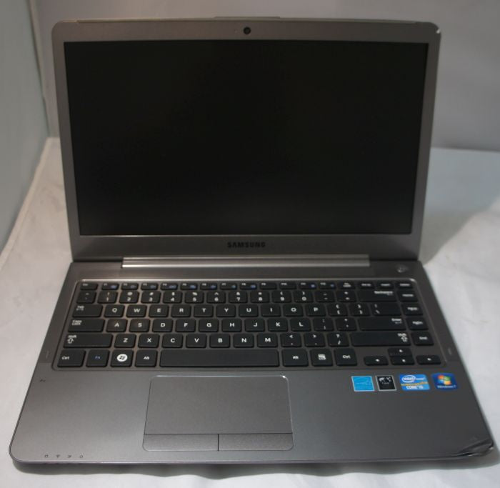 SAMSUNG NP530U4B Intel Core i5 2467M 1.6GHz 14 Inch Laptop AS IS