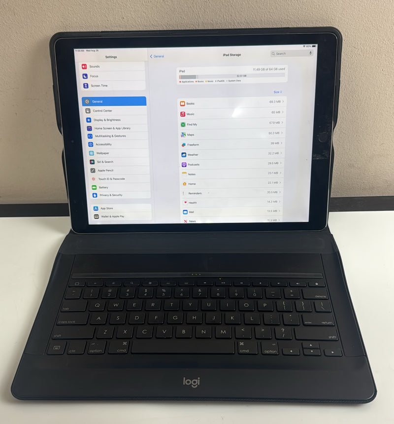 Apple iPad Pro 12.9 in A1670 64GB - Space Gray - Read Description