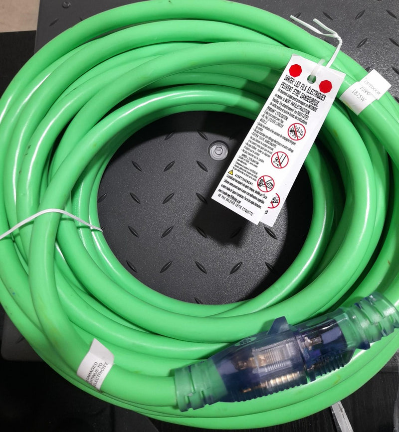 Lighted Outdoor Extension Cord-Green 1875W-125V
